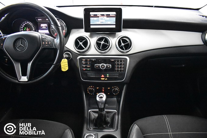 MERCEDES-BENZ GLA 180 CDI Sport